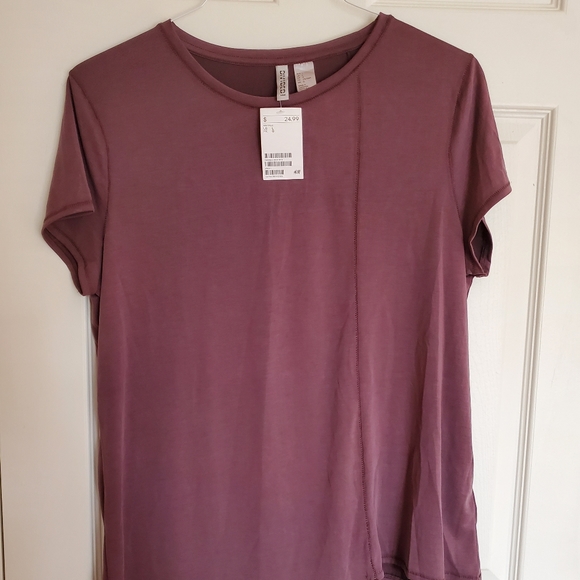 Maroon asymmetrical hem top - Picture 1 of 2